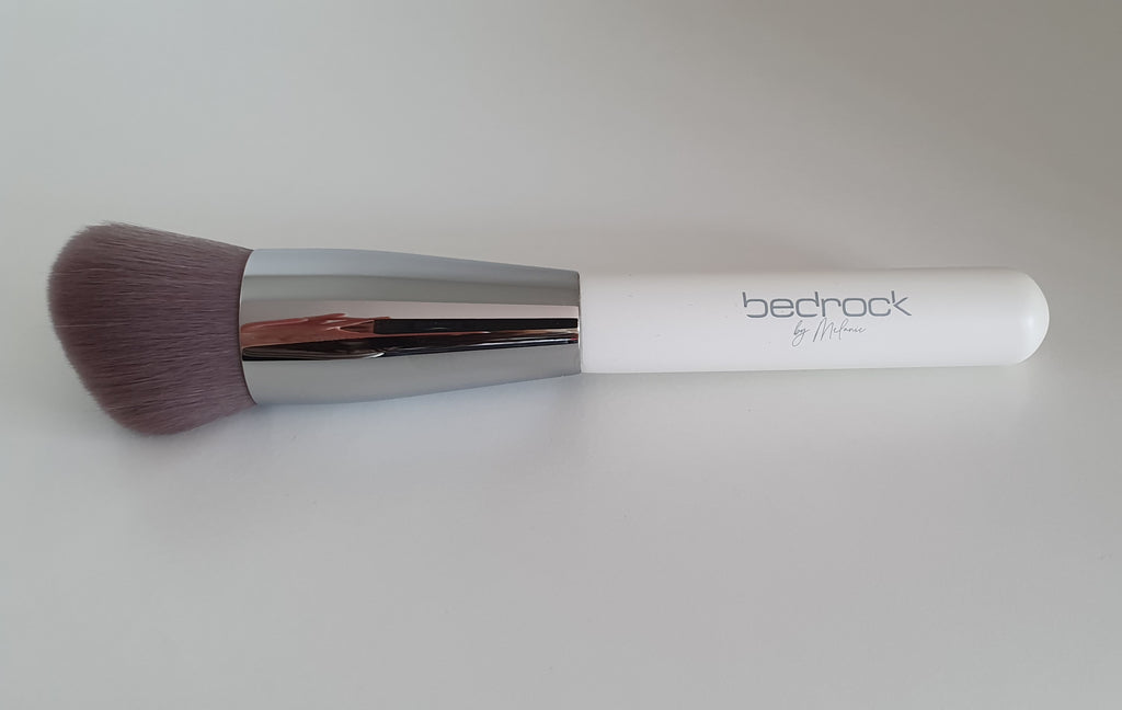 Cleaning your foundation brush